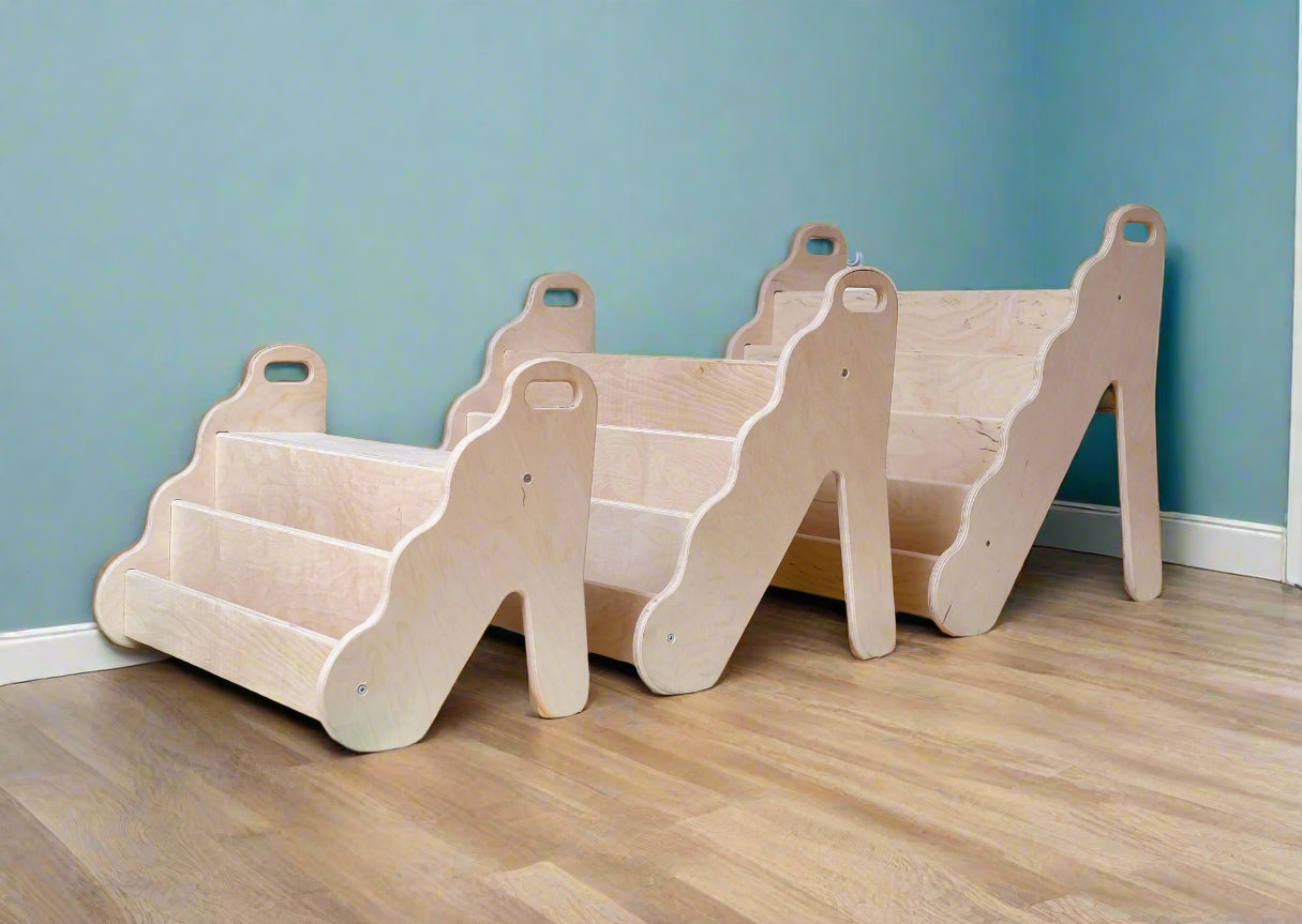 Curved Montessori Wooden Bookshelf – Wave‑Design Kids’ Book Rack in 3 Sizes (Small/Medium/Large)